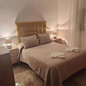 Cuadro De La Virgen - Vivienda Turistica Apartamento