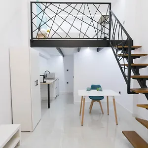 Oficina-estudio En El Centro De Apartamento